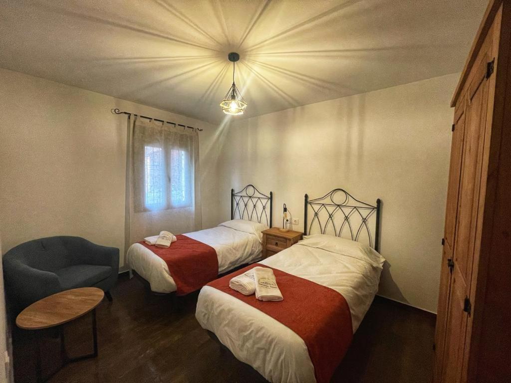 Apartamentos Dona Jimena Del Ambroz 4 Estrellas Complejo Unico En El Centro Del Pueblo - Piscina Ya Abierta Hervás エクステリア 写真