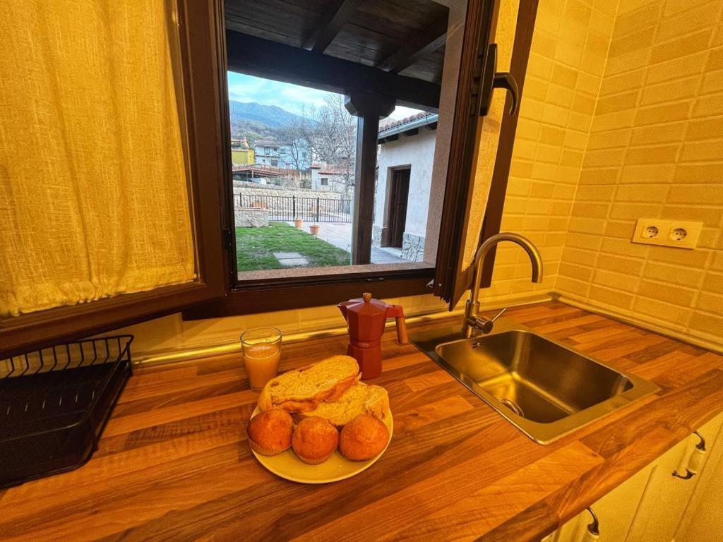 Apartamentos Dona Jimena Del Ambroz 4 Estrellas Complejo Unico En El Centro Del Pueblo - Piscina Ya Abierta Hervás エクステリア 写真