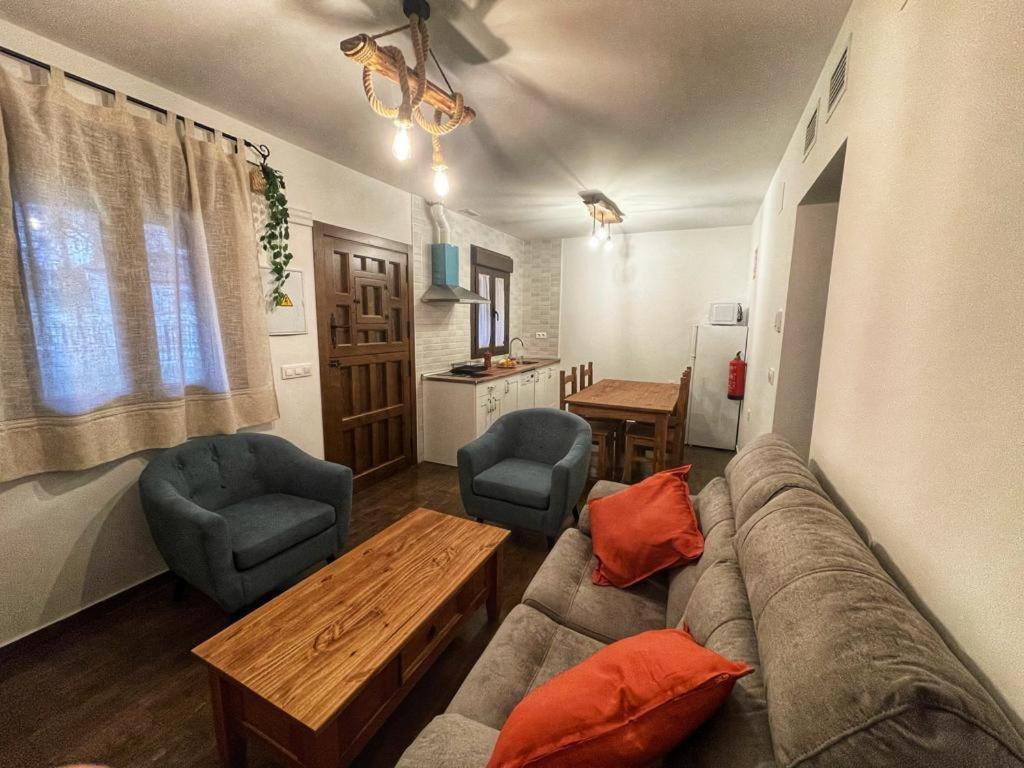 Apartamentos Dona Jimena Del Ambroz 4 Estrellas Complejo Unico En El Centro Del Pueblo - Piscina Ya Abierta Hervás エクステリア 写真