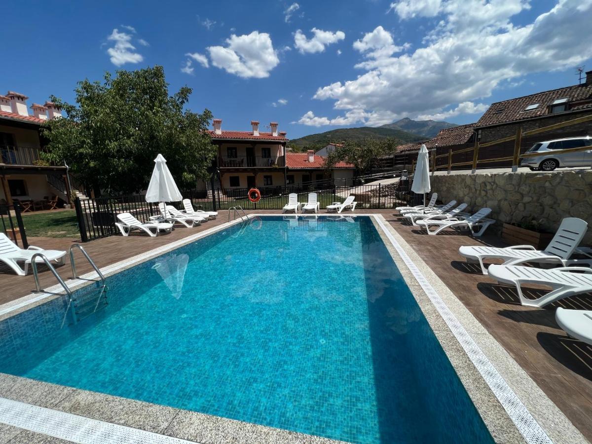 Apartamentos Dona Jimena Del Ambroz 4 Estrellas Complejo Unico En El Centro Del Pueblo - Piscina Ya Abierta Hervás エクステリア 写真
