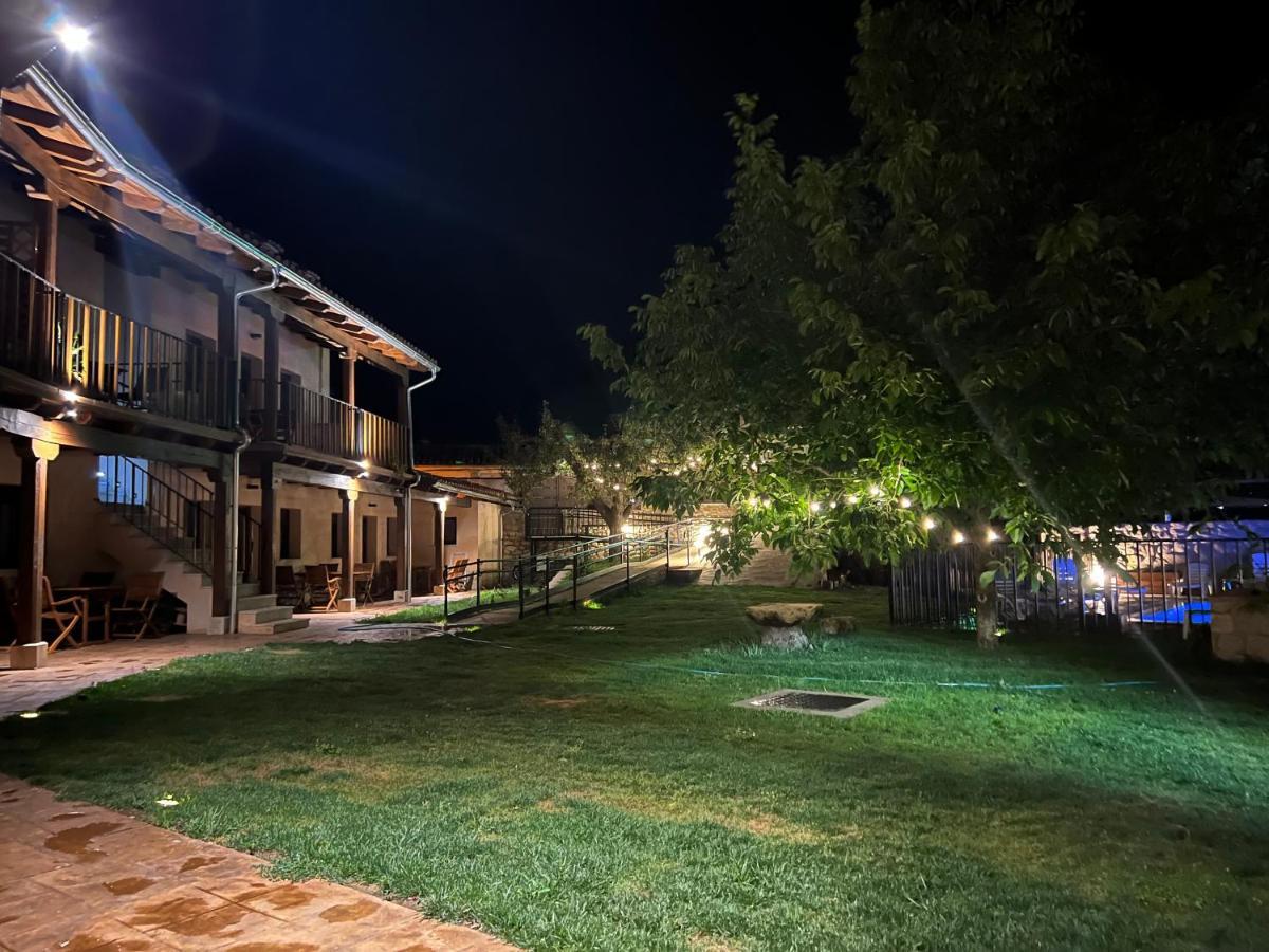 Apartamentos Dona Jimena Del Ambroz 4 Estrellas Complejo Unico En El Centro Del Pueblo - Piscina Ya Abierta Hervás エクステリア 写真