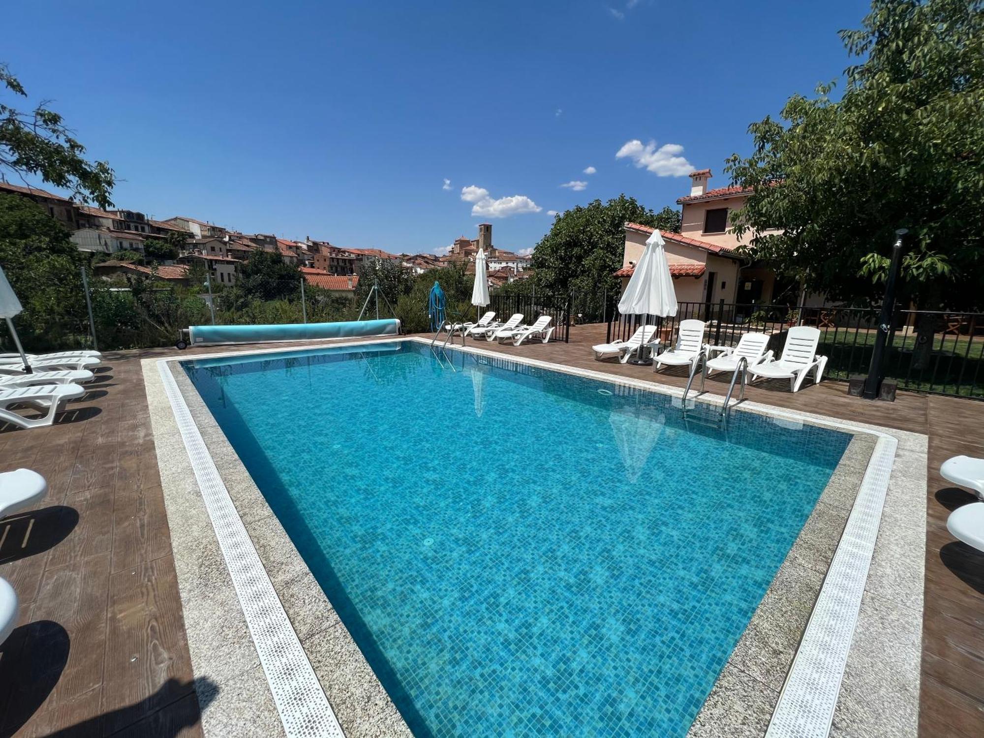 Apartamentos Dona Jimena Del Ambroz 4 Estrellas Complejo Unico En El Centro Del Pueblo - Piscina Ya Abierta Hervás エクステリア 写真