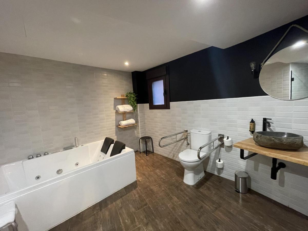 Apartamentos Dona Jimena Del Ambroz 4 Estrellas Complejo Unico En El Centro Del Pueblo - Piscina Ya Abierta Hervás エクステリア 写真